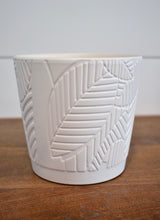 Load image into Gallery viewer, 5” Leaf White Matte Pot
